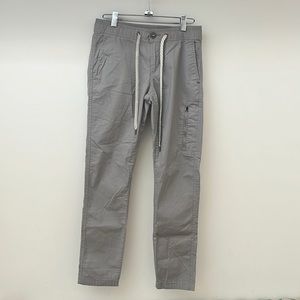 Vuori womens rip stop trail pant.